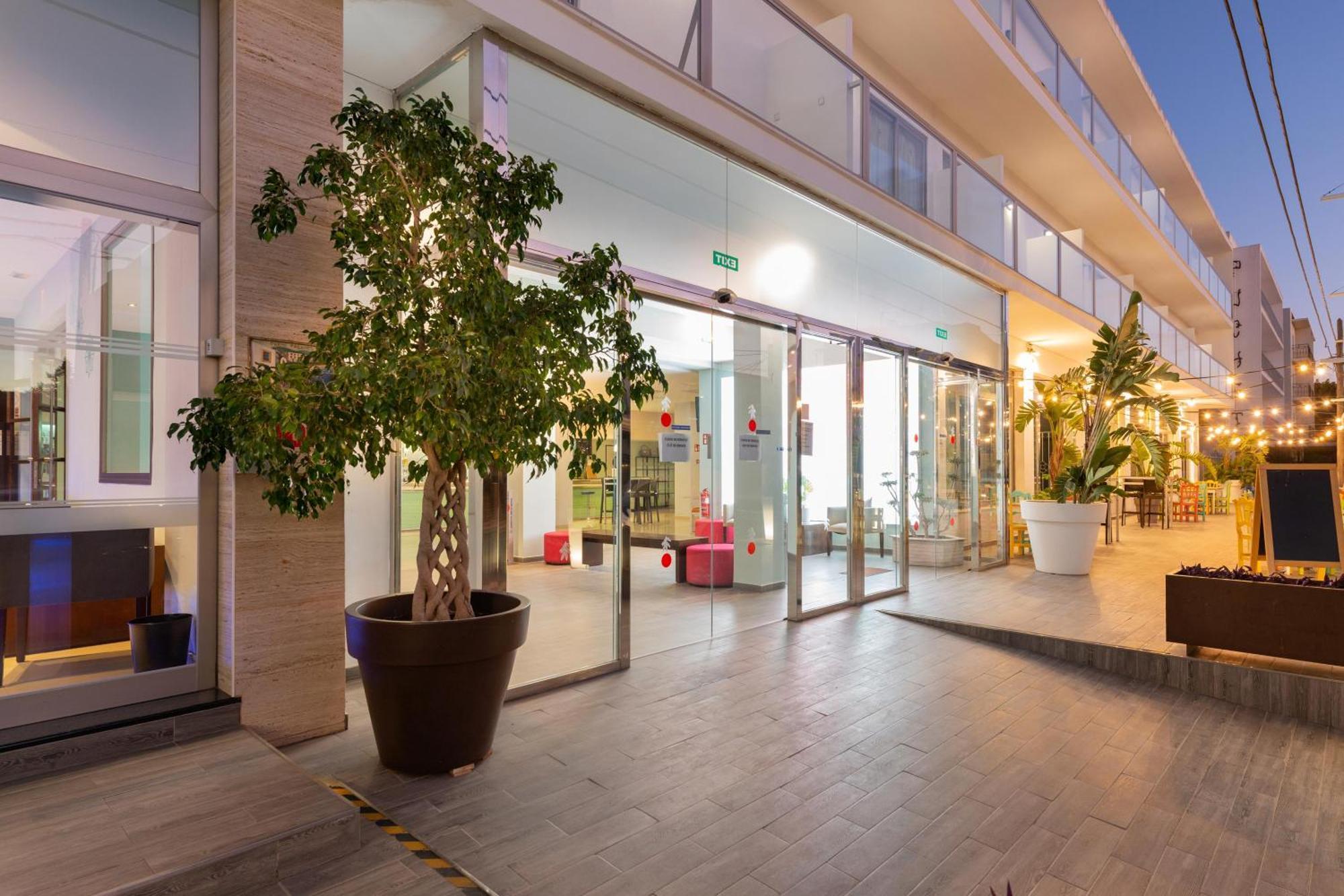 Hotel Puchet Sant Antoni de Portmany Exterior foto