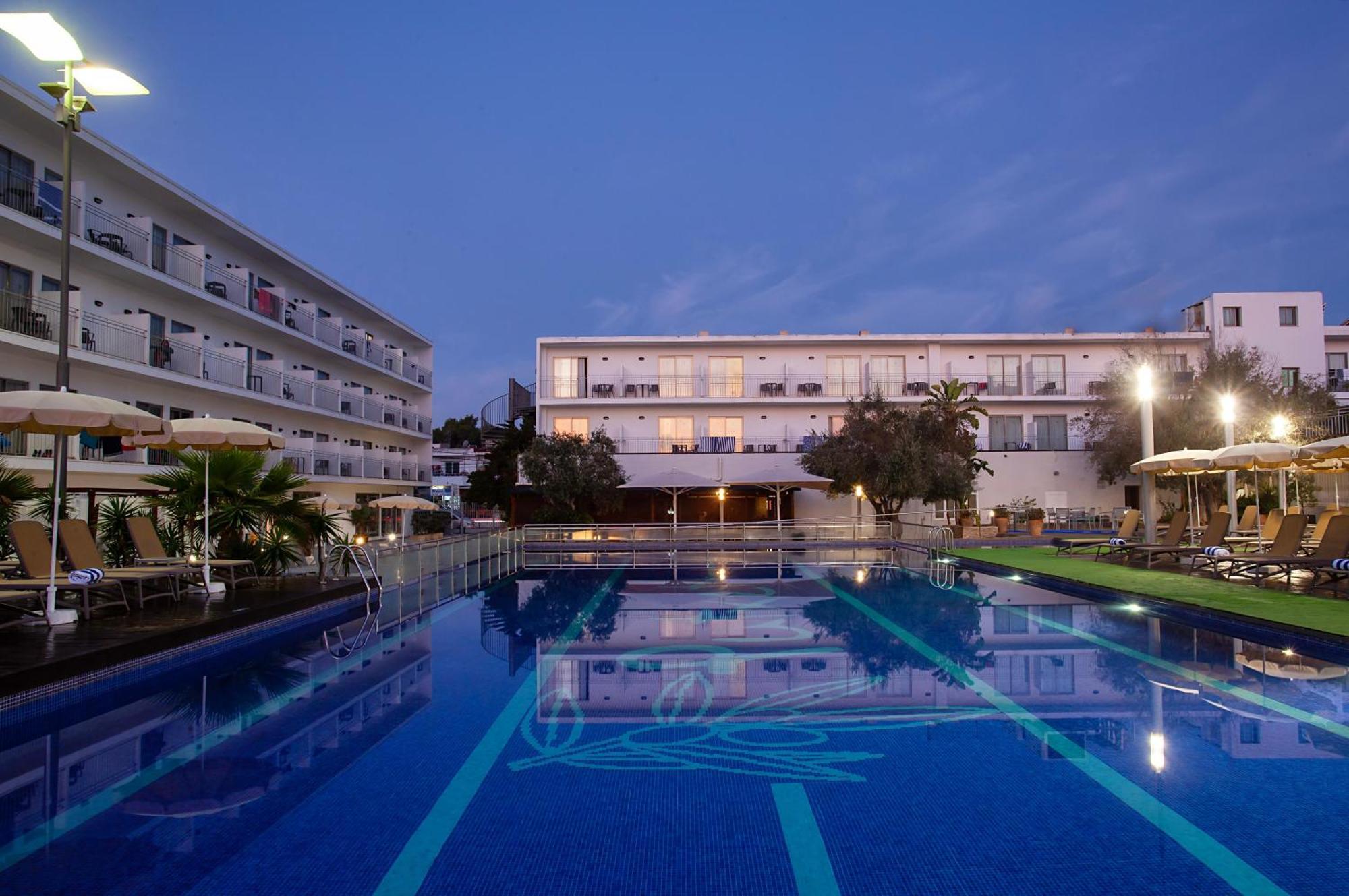 Hotel Puchet Sant Antoni de Portmany Exterior foto