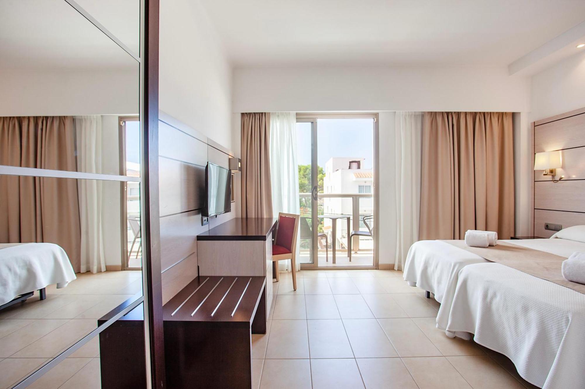 Hotel Puchet Sant Antoni de Portmany Exterior foto