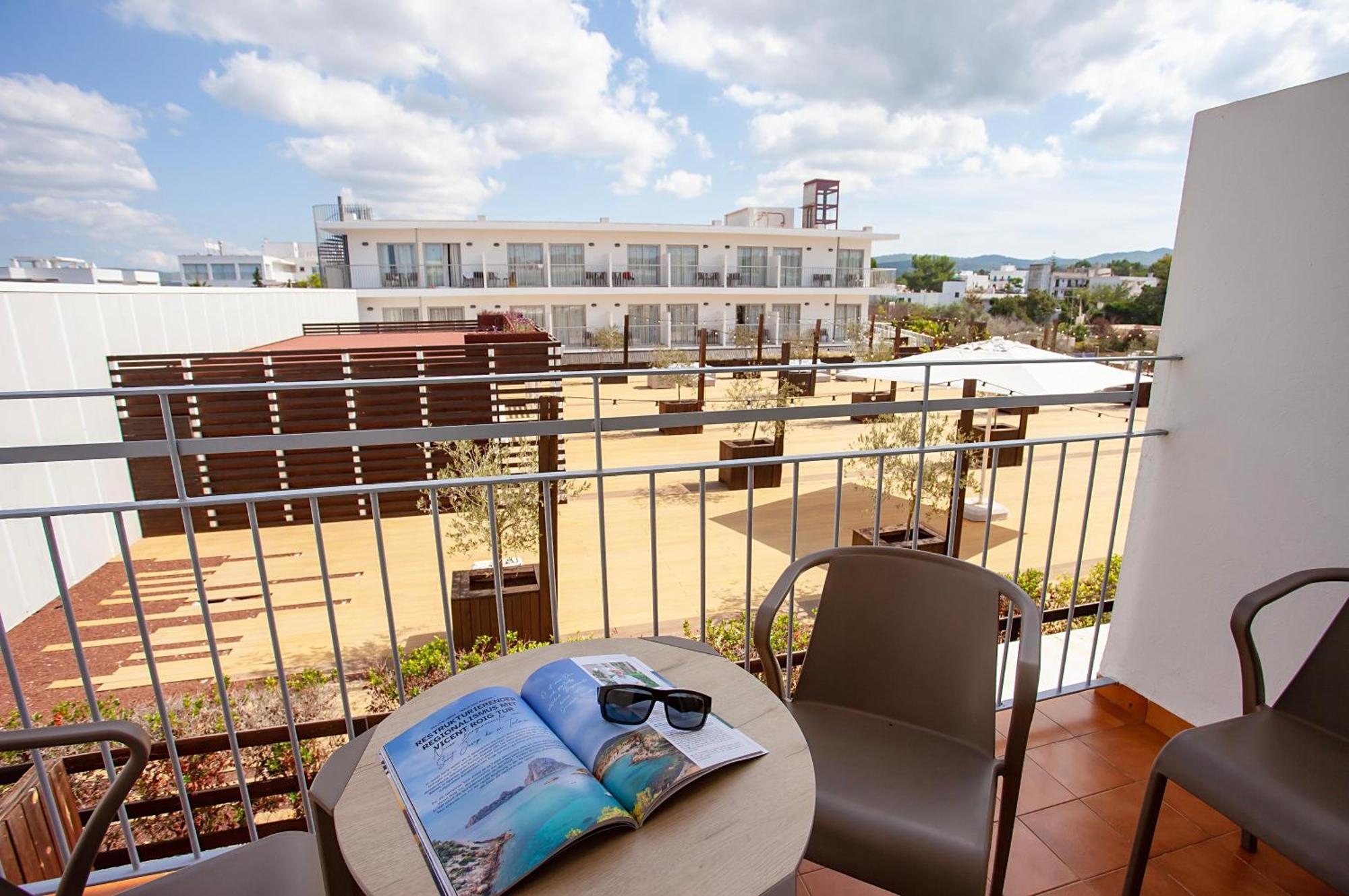 Hotel Puchet Sant Antoni de Portmany Exterior foto