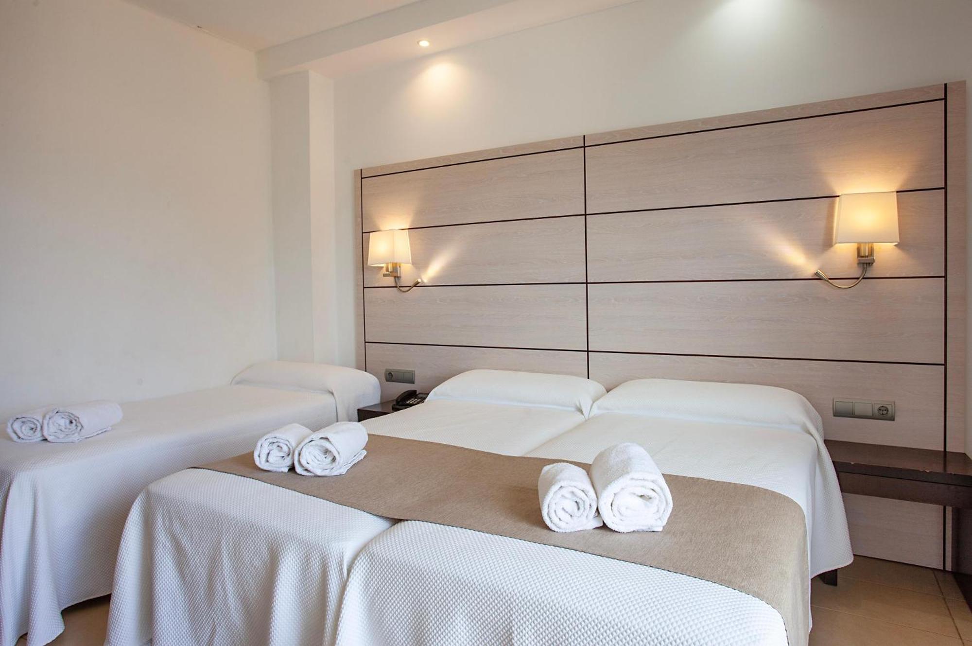 Hotel Puchet Sant Antoni de Portmany Exterior foto