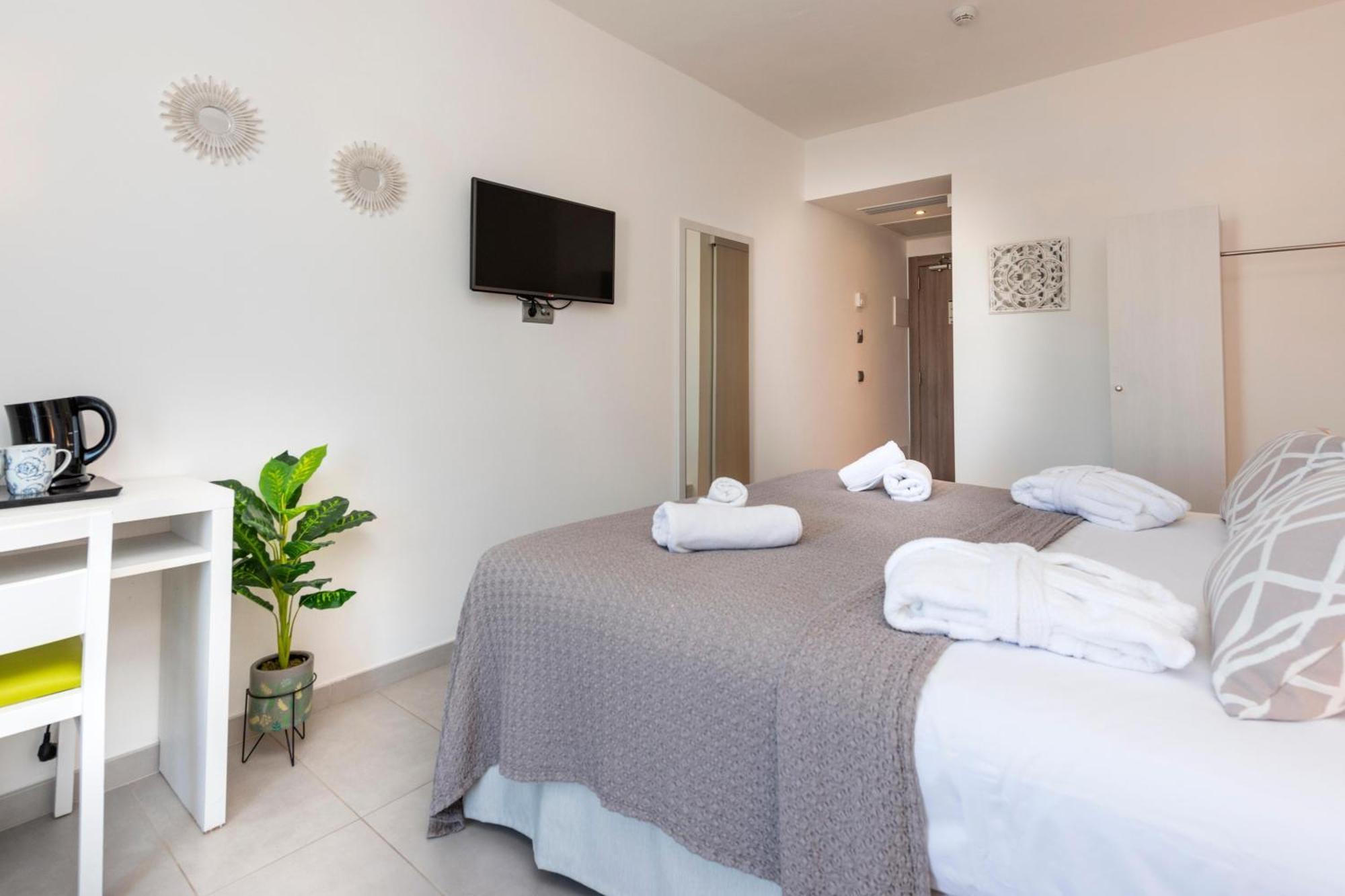 Hotel Puchet Sant Antoni de Portmany Exterior foto