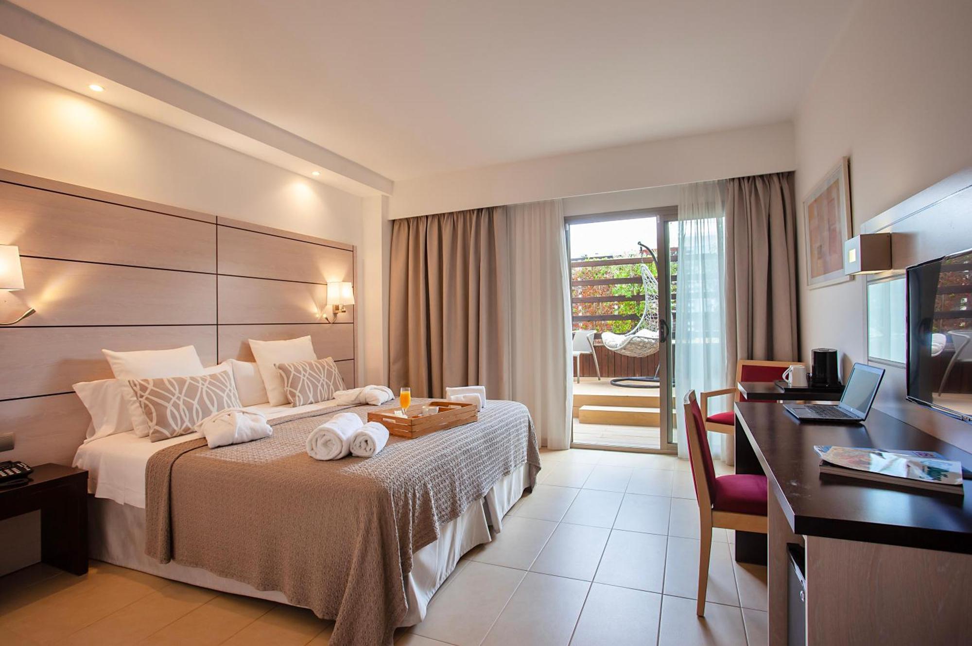 Hotel Puchet Sant Antoni de Portmany Exterior foto