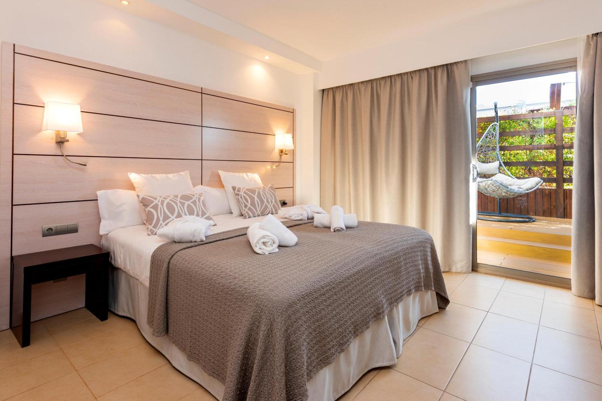 Hotel Puchet Sant Antoni de Portmany Exterior foto